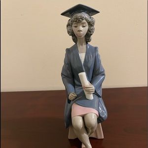 Lladro Black Legacy Graduate